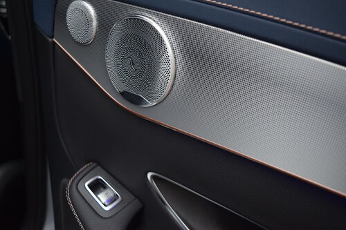 Berita perusahaan terbaru tentang Kontribusi Xinhaisen untuk Bagian Precision Otomotif: Meningkatkan Standar Industri