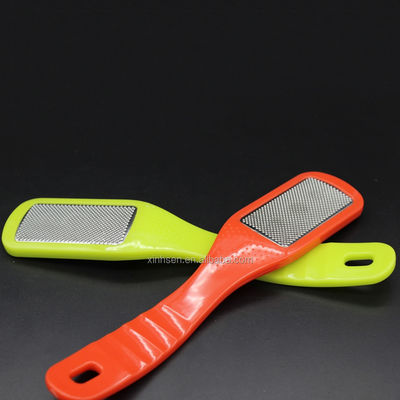 Harga yang bagus Metal Etching Foot File Rasp Callus Remover dengan Handle untuk Kulit Mati on line